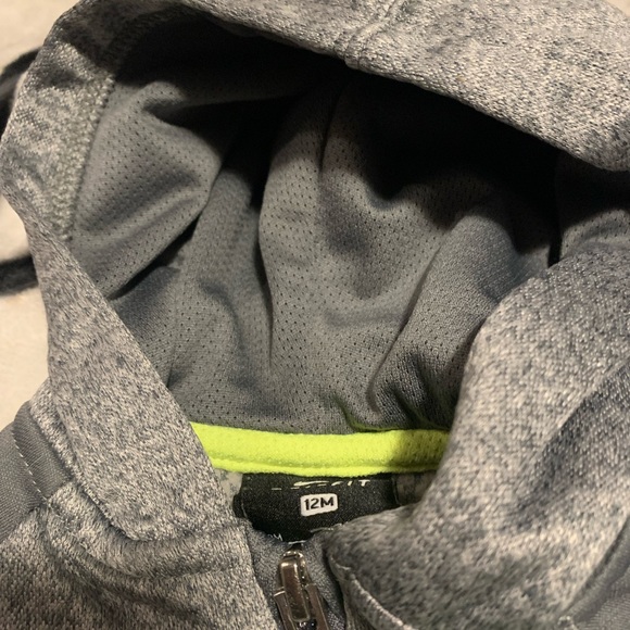 Nike grey and neon green jogger set 12m - Picture 4 of 4